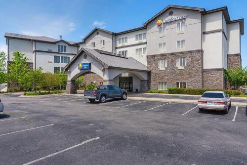 Comfort Inn Bentonville - main image