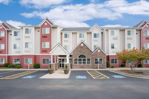 Microtel by Wyndham Bentonville - main image