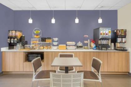 Microtel by Wyndham Bentonville - image 3