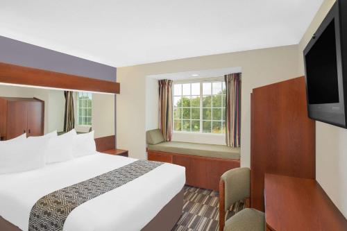 Microtel by Wyndham Bentonville - image 4