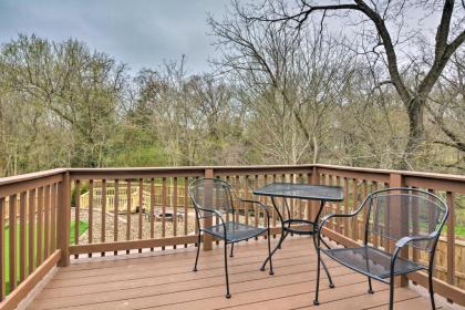 Completely Remodeled Retreat Less Than 1 Mile to Dwtn - image 17