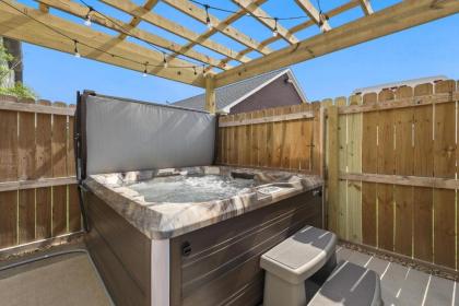 Pedalers Pad - HOT TUB - Downtown Bentonville - image 2