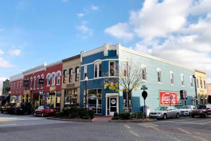 Pedalers Pad - HOT TUB - Downtown Bentonville - image 8