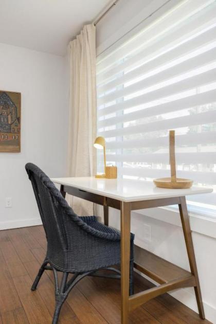 Casa Azul - Walk to 8th St Market - Sleeps 10! - image 9