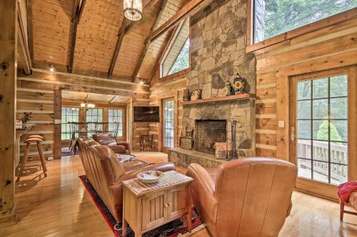 Creekside Berkeley Springs Cabin on 35 Acres! - image 5