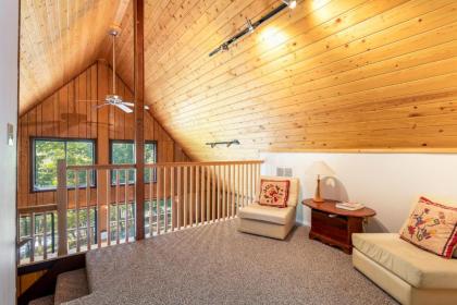 Chalet Cabin with Private Lake WiFi & Huge Deck! - image 11