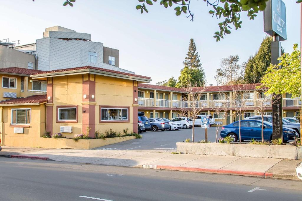 Quality Inn University Berkeley - main image