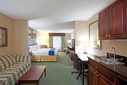 Holiday Inn Express and Suites Meriden an IHG Hotel - image 15