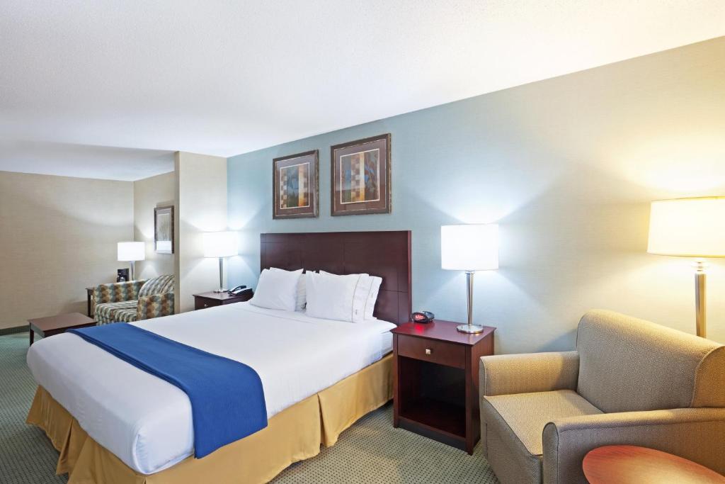 Holiday Inn Express and Suites Meriden an IHG Hotel - image 3