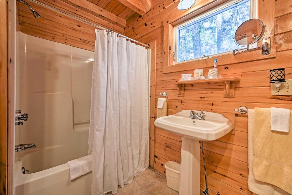 Loft Cabin with Outdoor Patio-Near Acadia Natl Park! - image 6