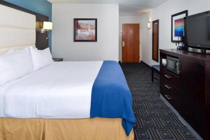 Holiday Inn Express Hotel & Suites Bessemer an IHG Hotel - image 4