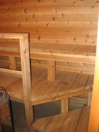 The Bear Cabin - image 5