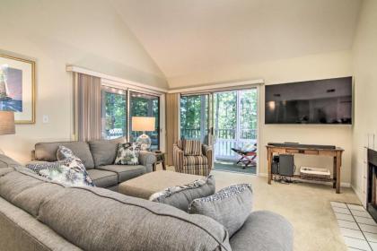 Sea Colony Condo with Balcony - Walk to Town! - image 1