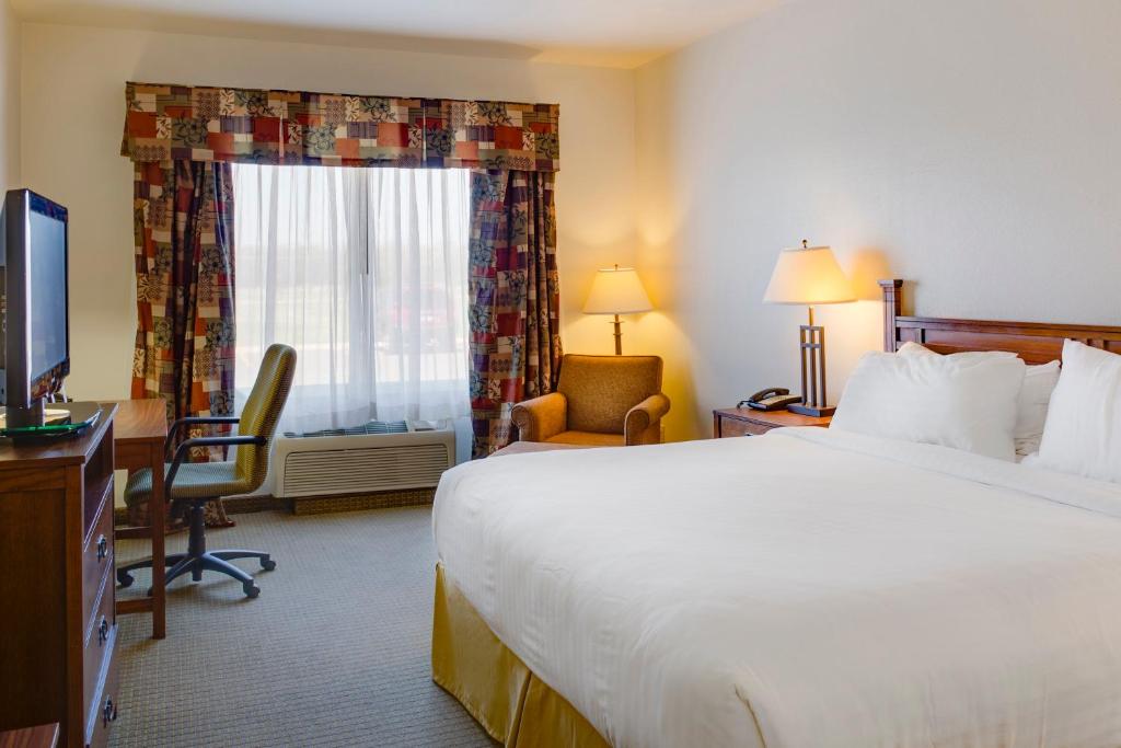 Holiday Inn Express Hotel & Suites Oklahoma City-Bethany an IHG Hotel - image 7