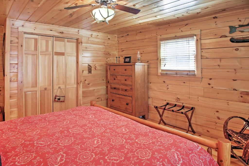 Newly Built Bethel Log Cabin with Deck Near Skiing! - image 5