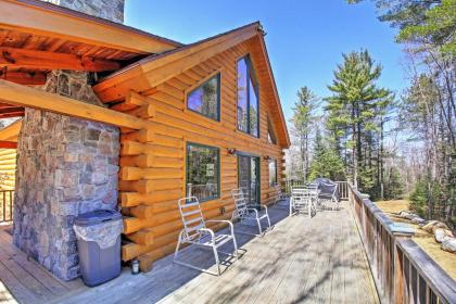 Newly Built Bethel Log Cabin with Deck Near Skiing! - image 8