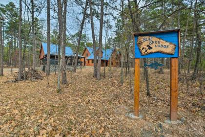 Cabin with Hot Tub-Near Beavers Bend Broken Bow - image 14