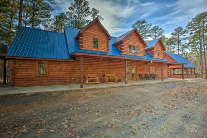 Cabin with Hot Tub-Near Beavers Bend Broken Bow - image 15