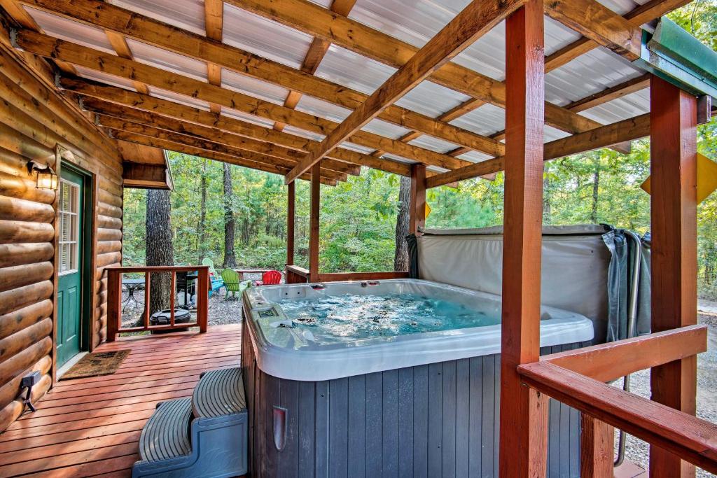 Serene Broken Bow Cabin with Hot Tub and Fire Pit - image 5