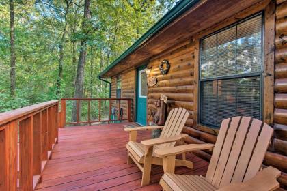 Serene Broken Bow Cabin with Hot Tub and Fire Pit - image 9