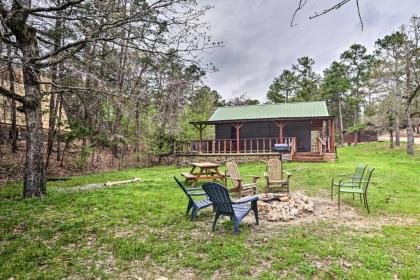 Family Cabin with Porch and Yard Near Broken Bow Lake! - image 18