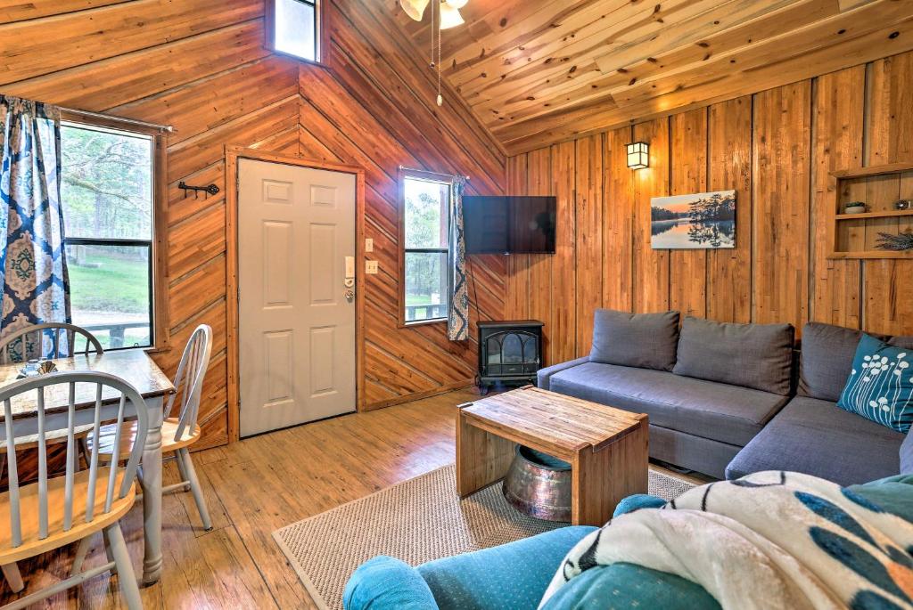 Family Cabin with Porch and Yard Near Broken Bow Lake! - image 4