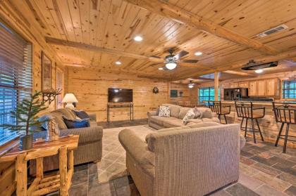 Rustic Broken Bow Retreat with Hot Tub and Deck! - image 2