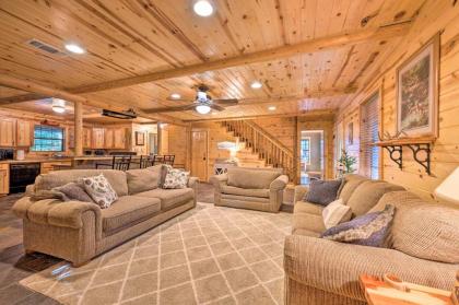 Rustic Broken Bow Retreat with Hot Tub and Deck! - image 5