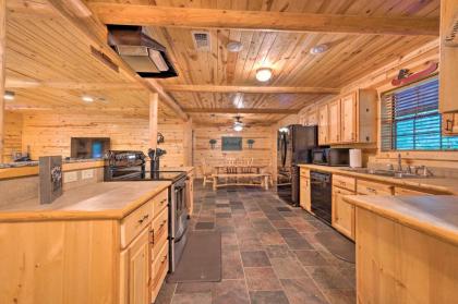 Rustic Broken Bow Retreat with Hot Tub and Deck! - image 9