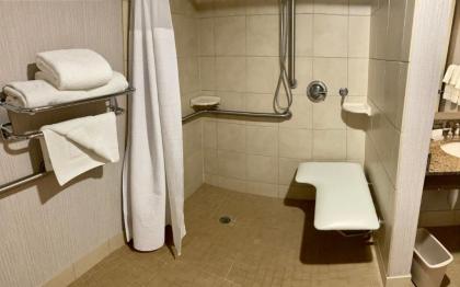 Hilton Garden Inn Bethesda - image 10