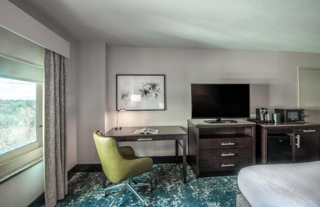 Hilton Garden Inn Bethesda - image 5