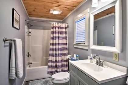 Remodeled Home 7 Miles to Cannon Mountain! - image 6