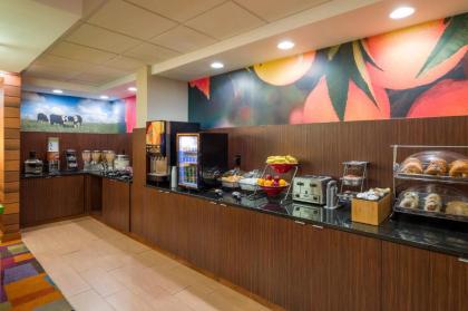 Fairfield Inn & Suites by Marriott Allentown Bethlehem/Lehigh Valley Airport - image 15