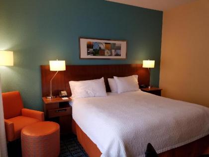 Fairfield Inn & Suites by Marriott Allentown Bethlehem/Lehigh Valley Airport - image 2