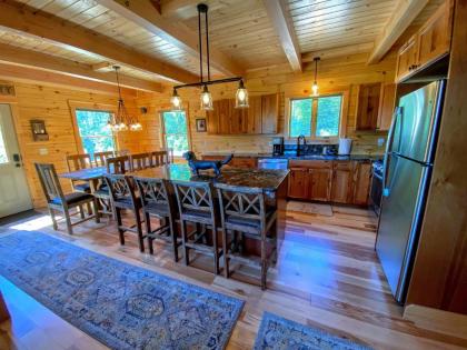 UV Log home with direct Cannon Mountain views Minutes to attractions Fireplace Pool Table AC - image 12