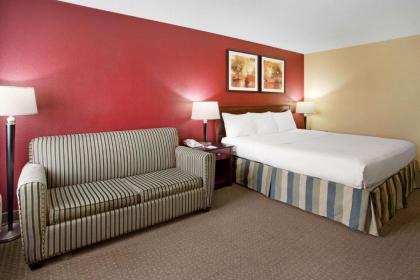 Ramada by Wyndham Bettendorf - image 2