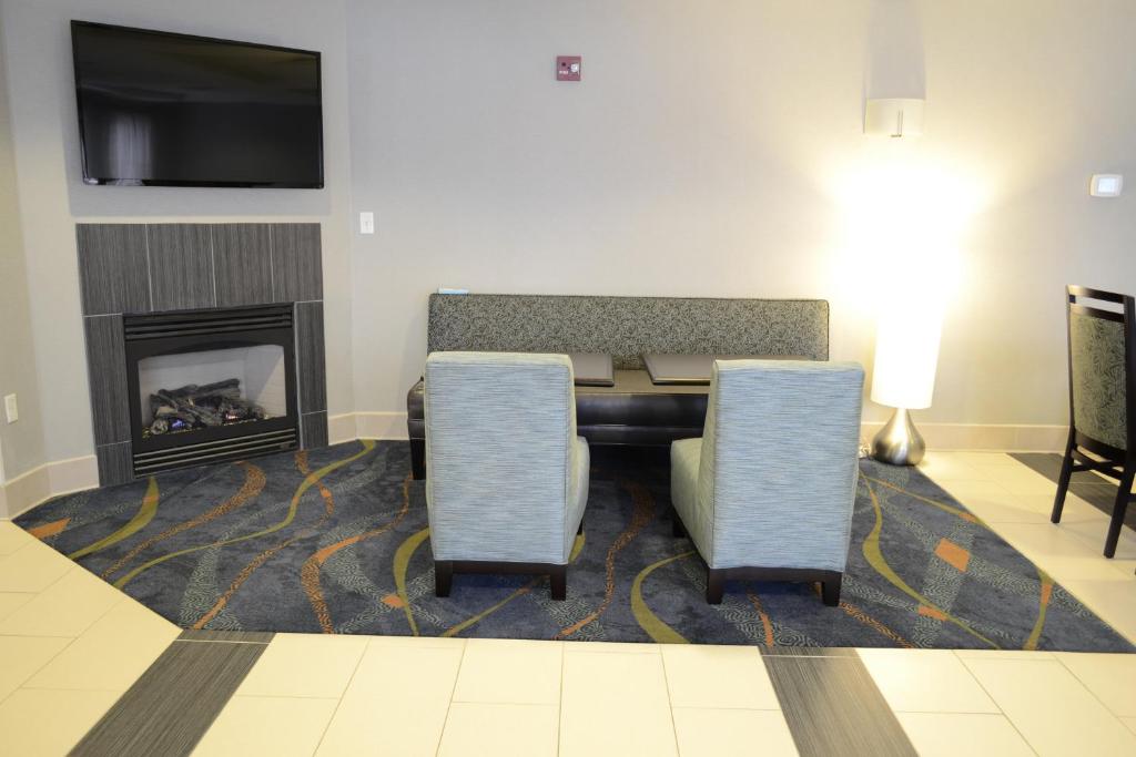 Holiday Inn Express Hotels Biddeford an IHG Hotel - image 2