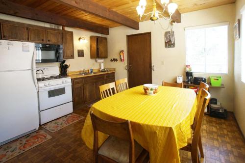 Country Cottage - image 4