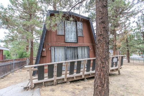 Bear Country Cabin - main image