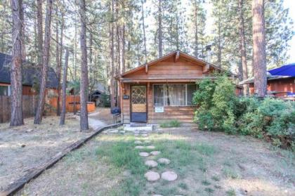 Romantic Getaway by Big Bear Cool Cabins California