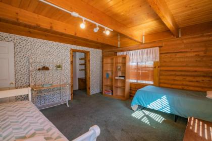 Log Cabin Getaway - image 12