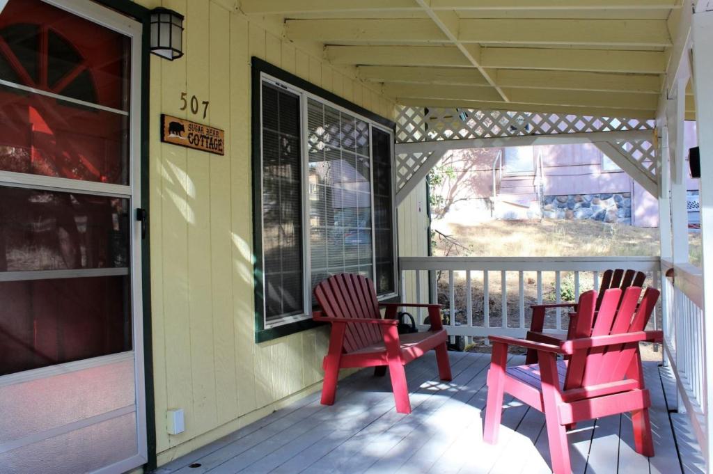 Sugar Bear Cottage - image 2