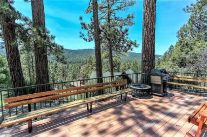 Scenic Retreat 1772 by Big Bear Vacations Big Bear City