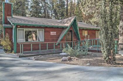 Cozy Cabin with Hot tub Less than 1 mi to Bear mountain Ski Big Bear City California