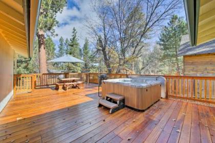 Big Bear Cabin with Private Deck and Hot Tub near Resorts - image 2