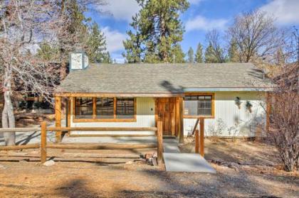 Big Bear Cabin with Private Deck and Hot Tub near Resorts - image 3