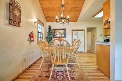 Big Bear Cabin with Private Deck and Hot Tub near Resorts - image 4