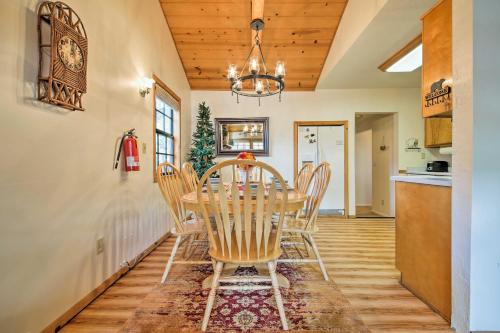 Big Bear Cabin with Private Deck and Hot Tub near Resorts - image 4