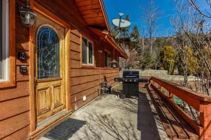 Shasta Mountain Cabin - 1916 by Big Bear Vacations - image 16