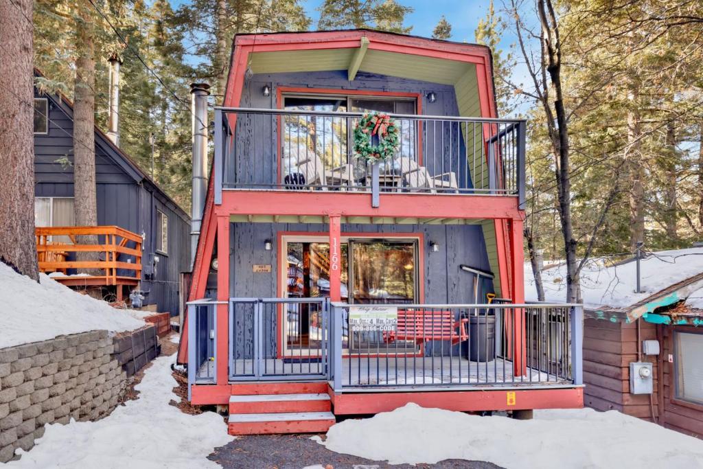 Wolf Cub Cabin - 1946 by Big Bear Vacations - main image